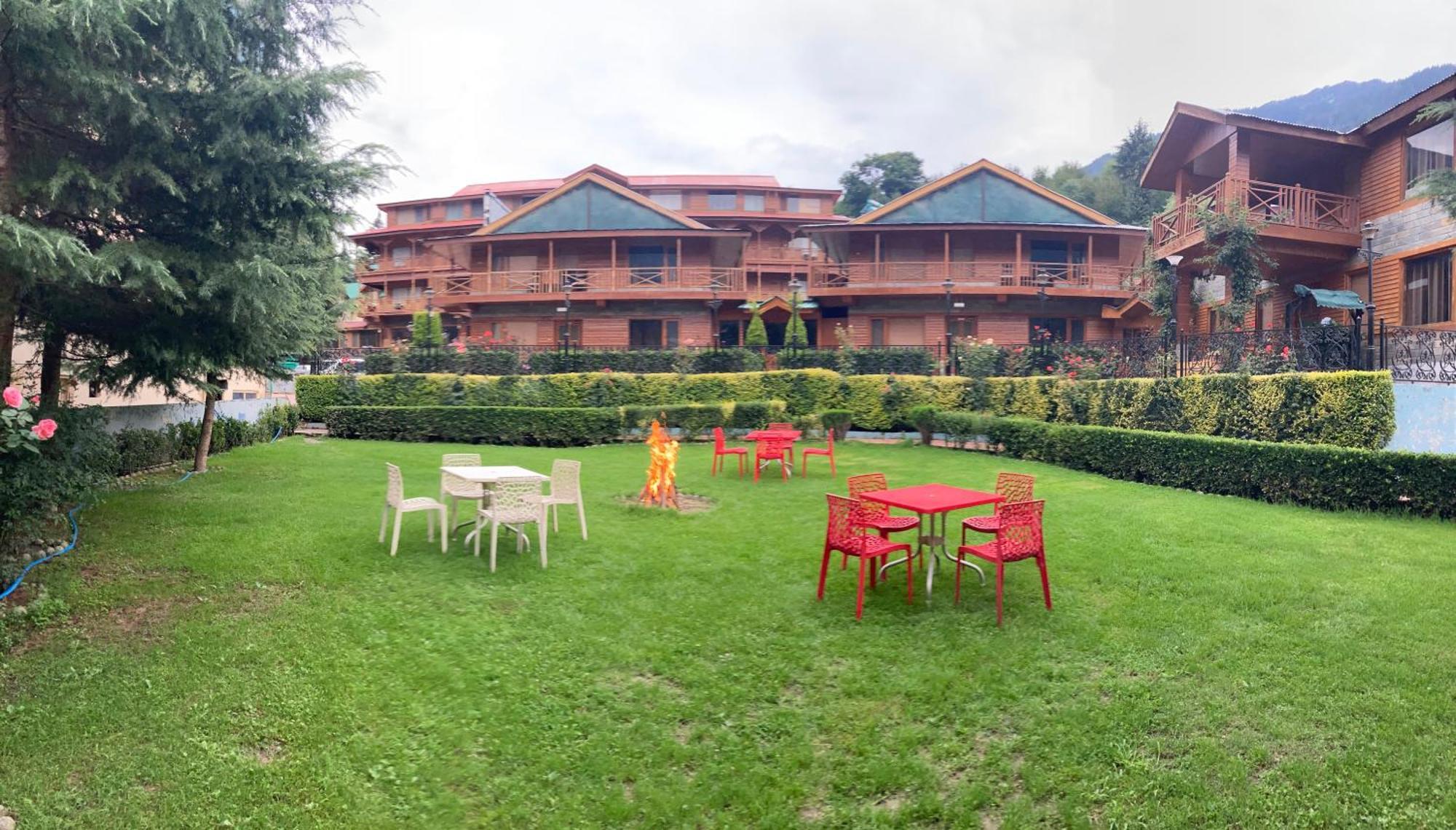 Hotel Midtown Manali Exterior photo