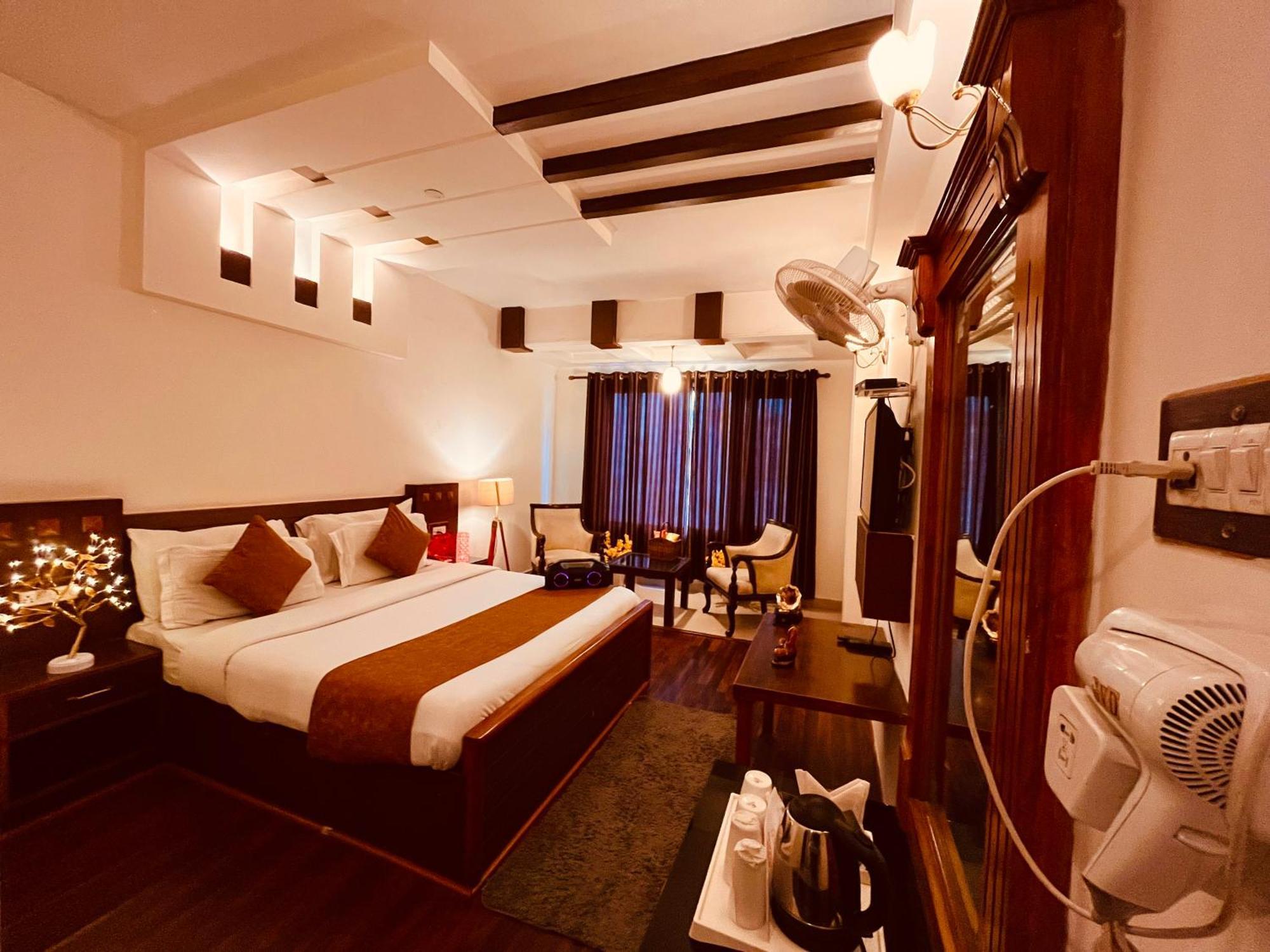 Hotel Midtown Manali Exterior photo